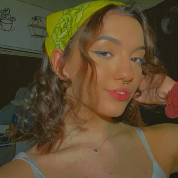 Meet your Posher, Devan - Picture 1 of 1